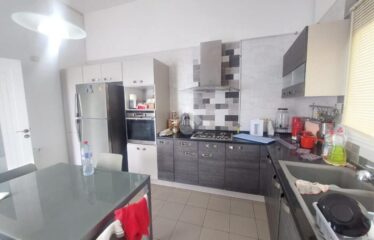 Etage de villa avec jardin privatif à Hergla