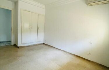 A vendre un appartement S+3 au lac 2