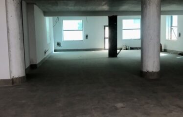 A louer un open space de 300 m2 RDC au lac 2