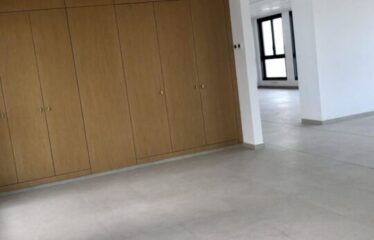 A louer un bureau neuf H+7 au lac 2