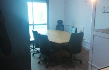 A louer un bureau meublé H+4 au lac 1