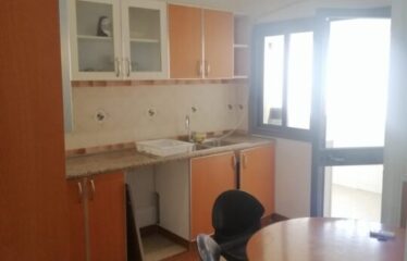 A louer un bureau meublé H+4 au lac 1
