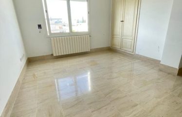 À louer un appartement S+3 vide au lac 2