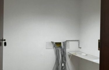 À Louer – Bureau Vide de 238 m² au 1er Étage – Lac 2